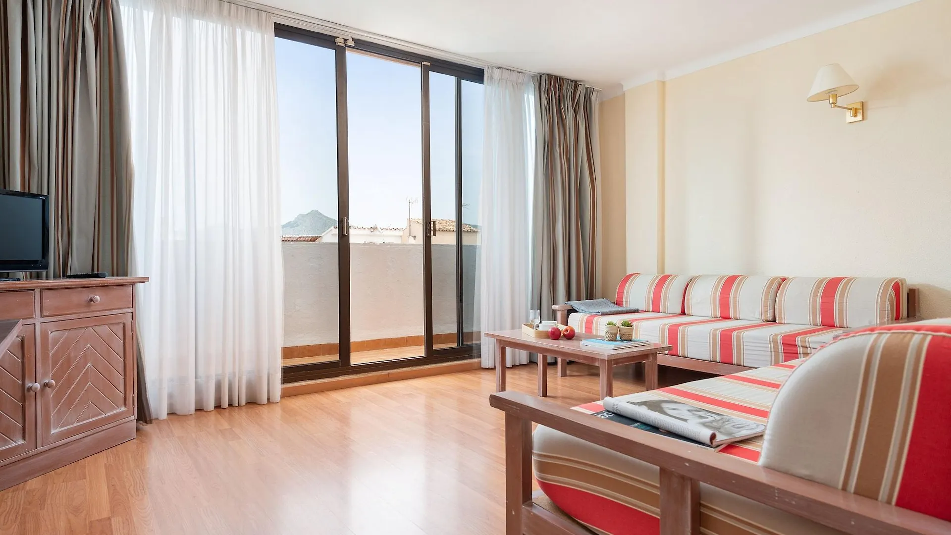Apartamentos Carlos V Alcudia  0*, Alcudia (Mallorca)